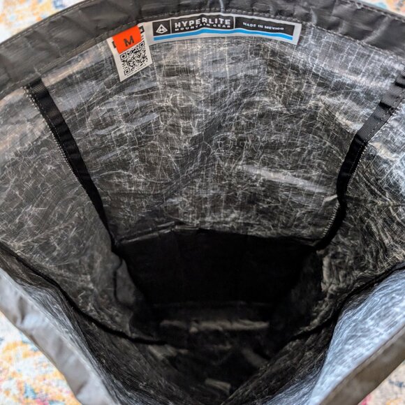 HYPERLITE MOUNTAIN GEAR | "Elevate" 22L Ultralight Daypack | Medium - Picture 7 of 8